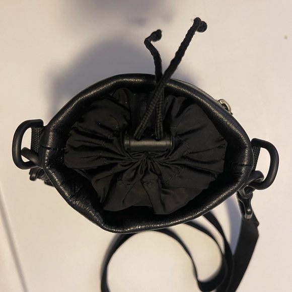 Black Unisex Crossbody AUTHENTIC Balenciaga Weekend Explorer Bag - Picture 2 of 8